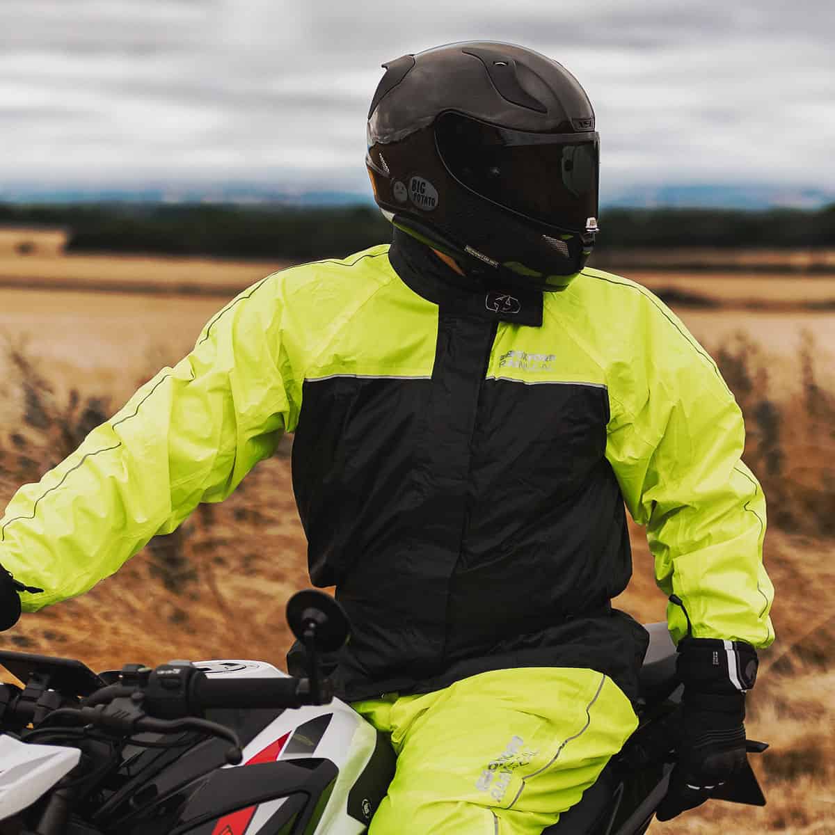 Oxford Rainseal Over Jacket WP - Black/Fluo lifestyle 2