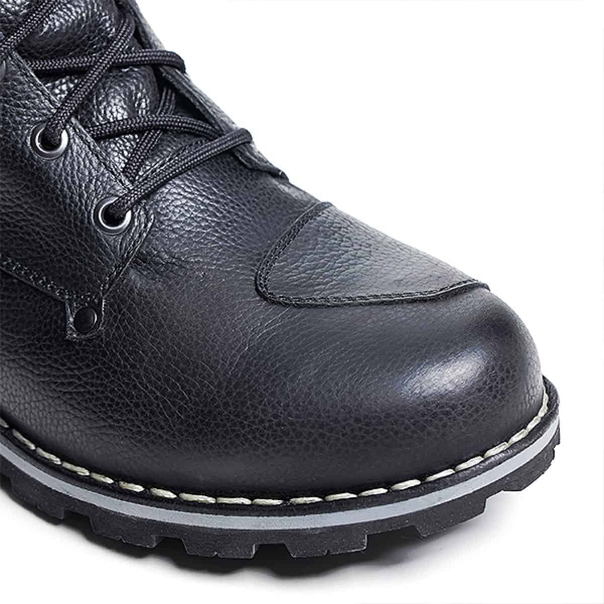 The TCX Hero 2 motorbike boots: Casual motorcycle footwear crafted from the best components - toes