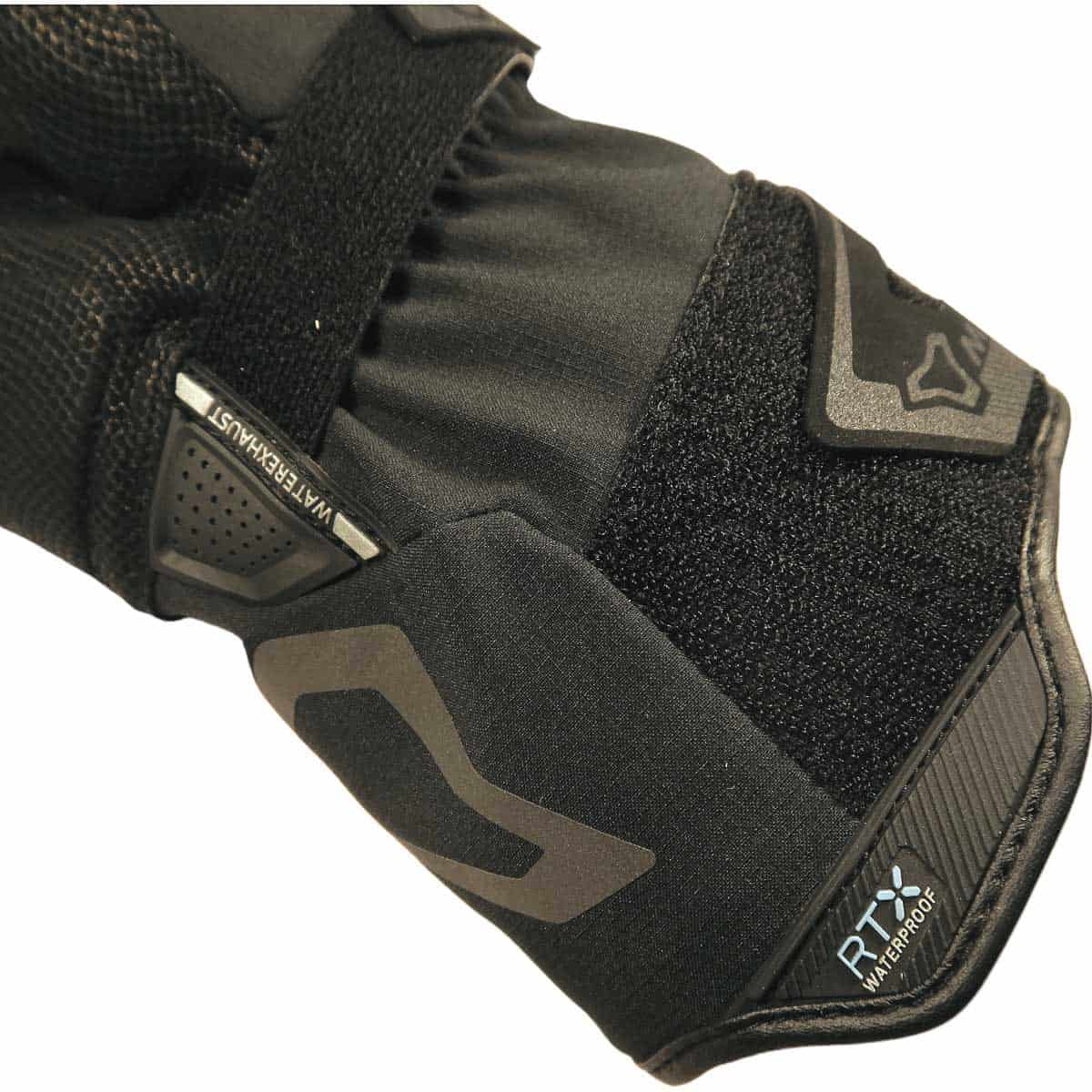 Macna Azra RTX Heated Gloves Kit: A pair of Azra gloves bundled with a 7.4V / 2.2A batteries & charger pack- cuff 1